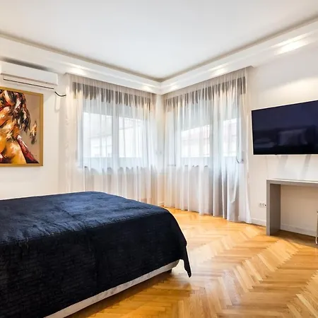 Esop 2 Bedroom In Dorobanti Бухарест